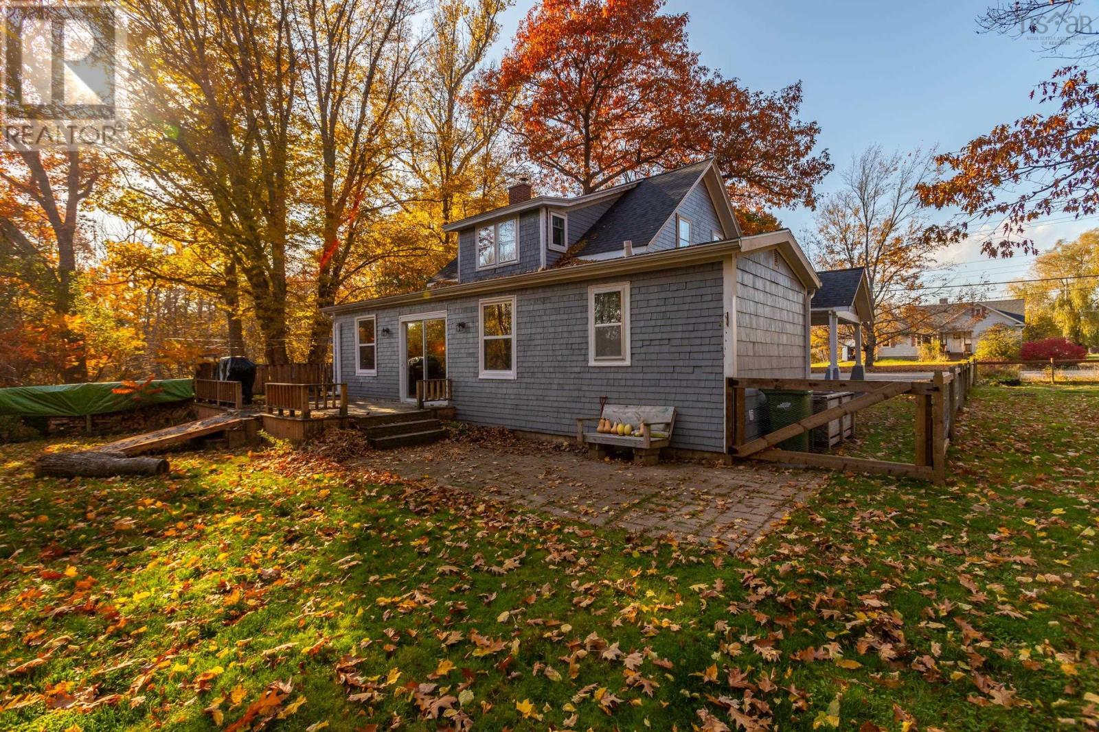 Property at 8518 Highway 201 image 4