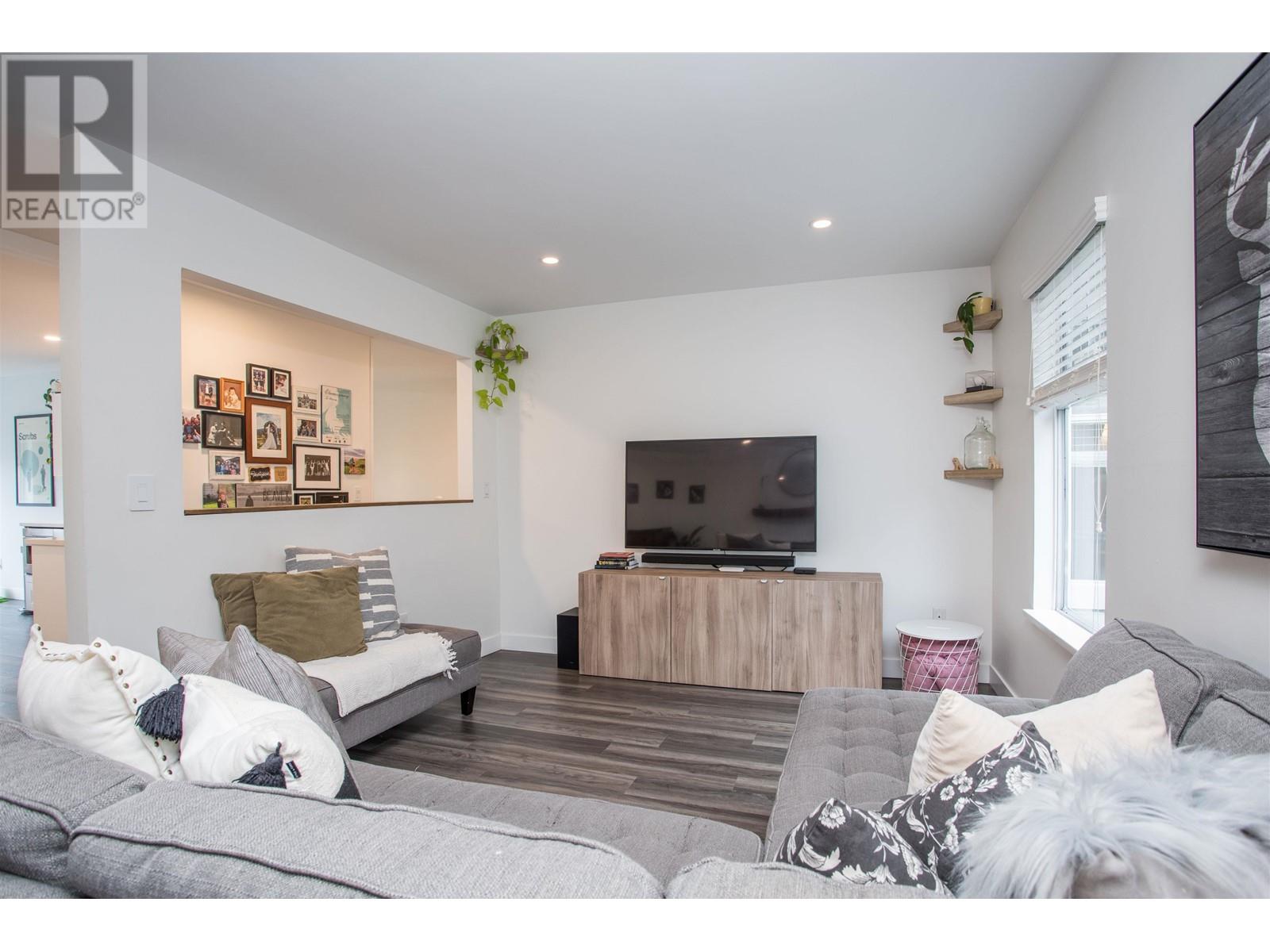 13 1140 Falcon Drive, Coquitlam, British Columbia  V3E 2J6 - Photo 4 - R2981864
