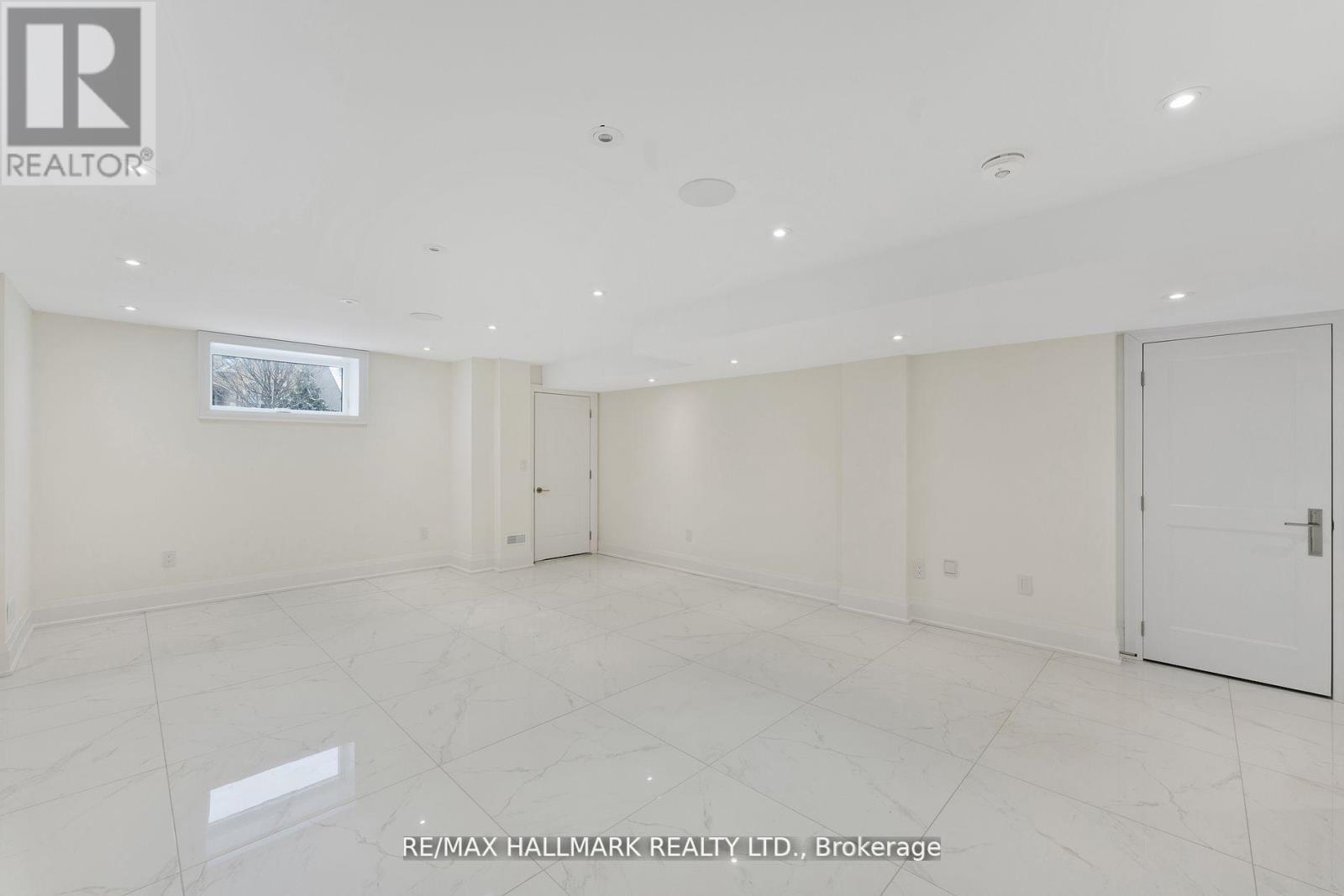 42 Agar Crescent, Toronto, Ontario  M9B 5A6 - Photo 37 - W12042868