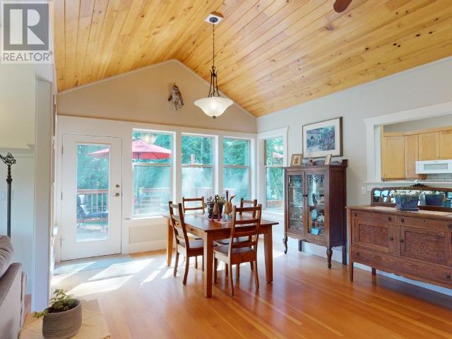 Property at 7111 BAKER STREET image 3