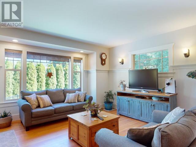 Property at 7111 BAKER STREET image 5