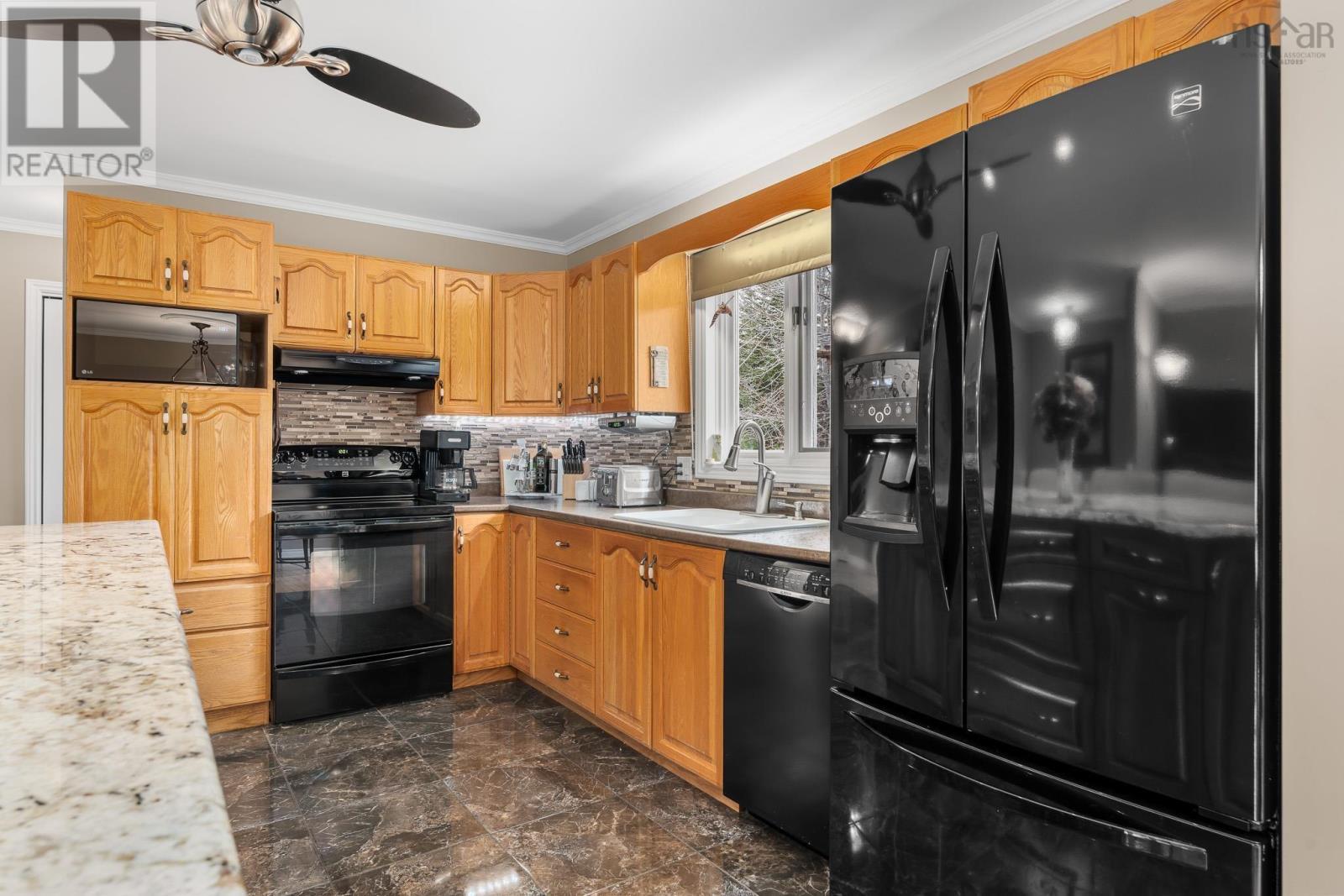 8 Cumberland Way, Windsor Junction, Nova Scotia  B2T 1H4 - Photo 18 - 202505874