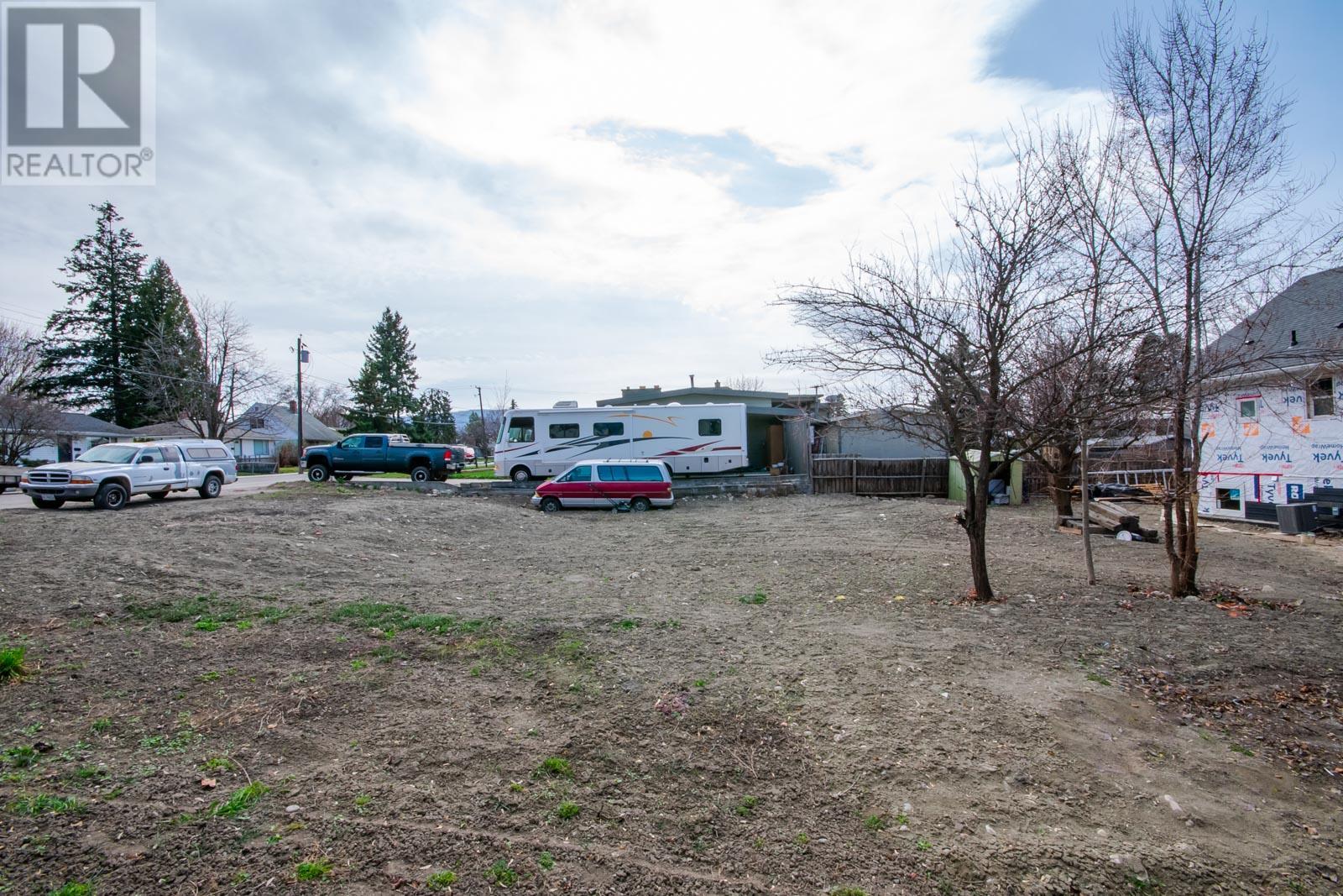 Property at 3600 18 Street image 5