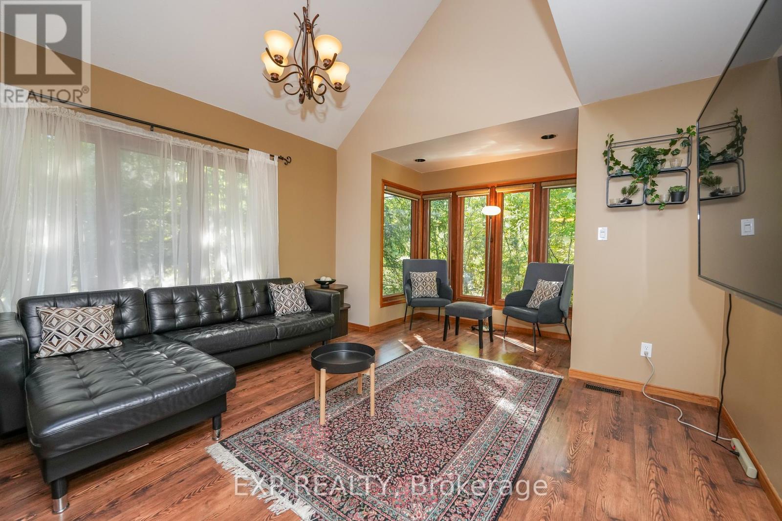 Photo 14 of 45 for 10207 Pinetree Drive