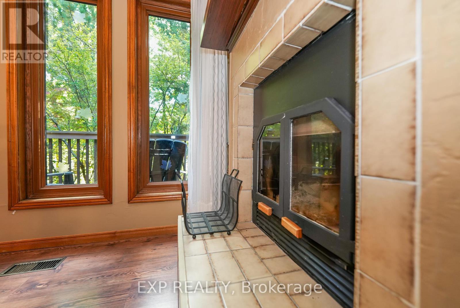 10207 Pinetree Drive, Lambton Shores, Ontario  N0M 1T0 - Photo 13 - X12043060