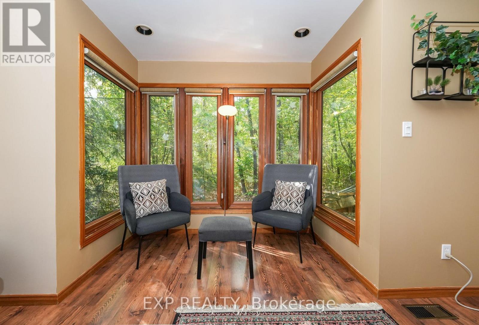 10207 Pinetree Drive, Lambton Shores, Ontario  N0M 1T0 - Photo 15 - X12043060