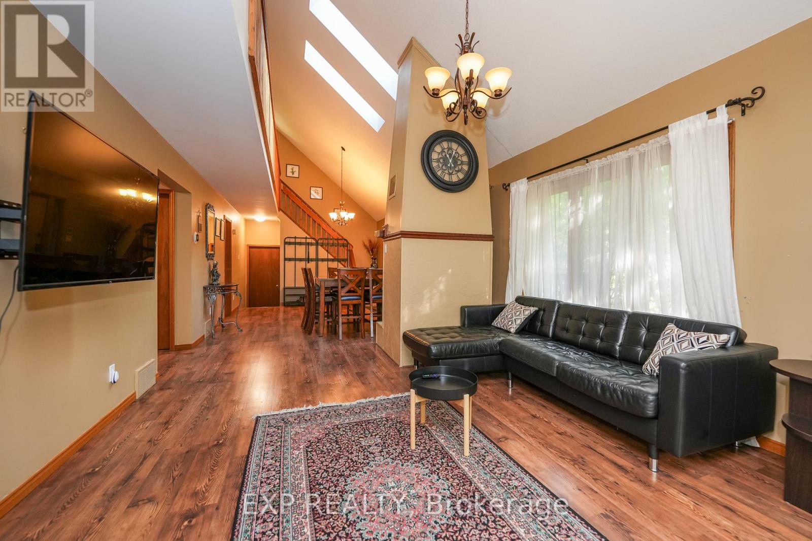 10207 Pinetree Drive, Lambton Shores, Ontario  N0M 1T0 - Photo 16 - X12043060