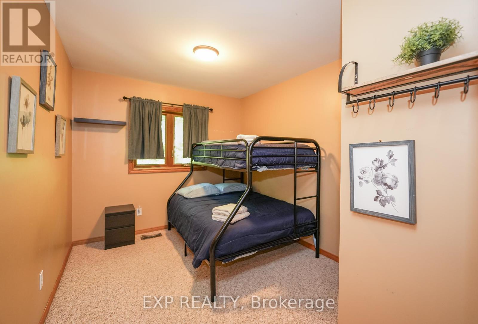 10207 Pinetree Drive, Lambton Shores, Ontario  N0M 1T0 - Photo 26 - X12043060