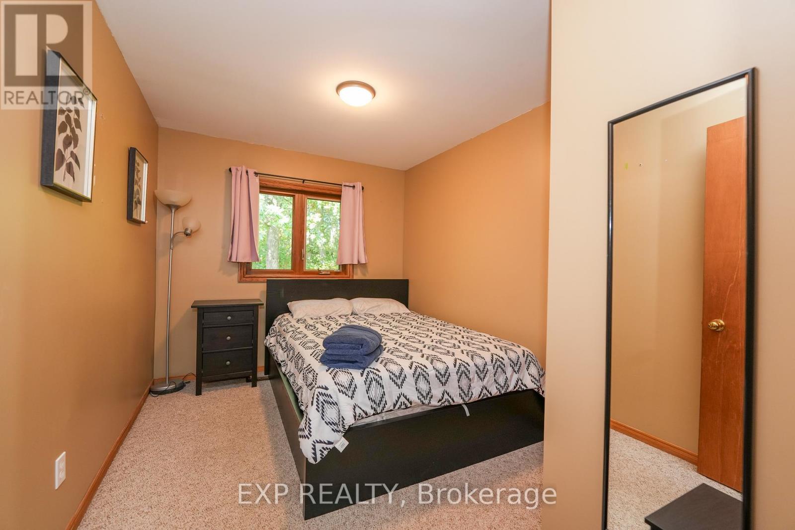 10207 Pinetree Drive, Lambton Shores, Ontario  N0M 1T0 - Photo 27 - X12043060