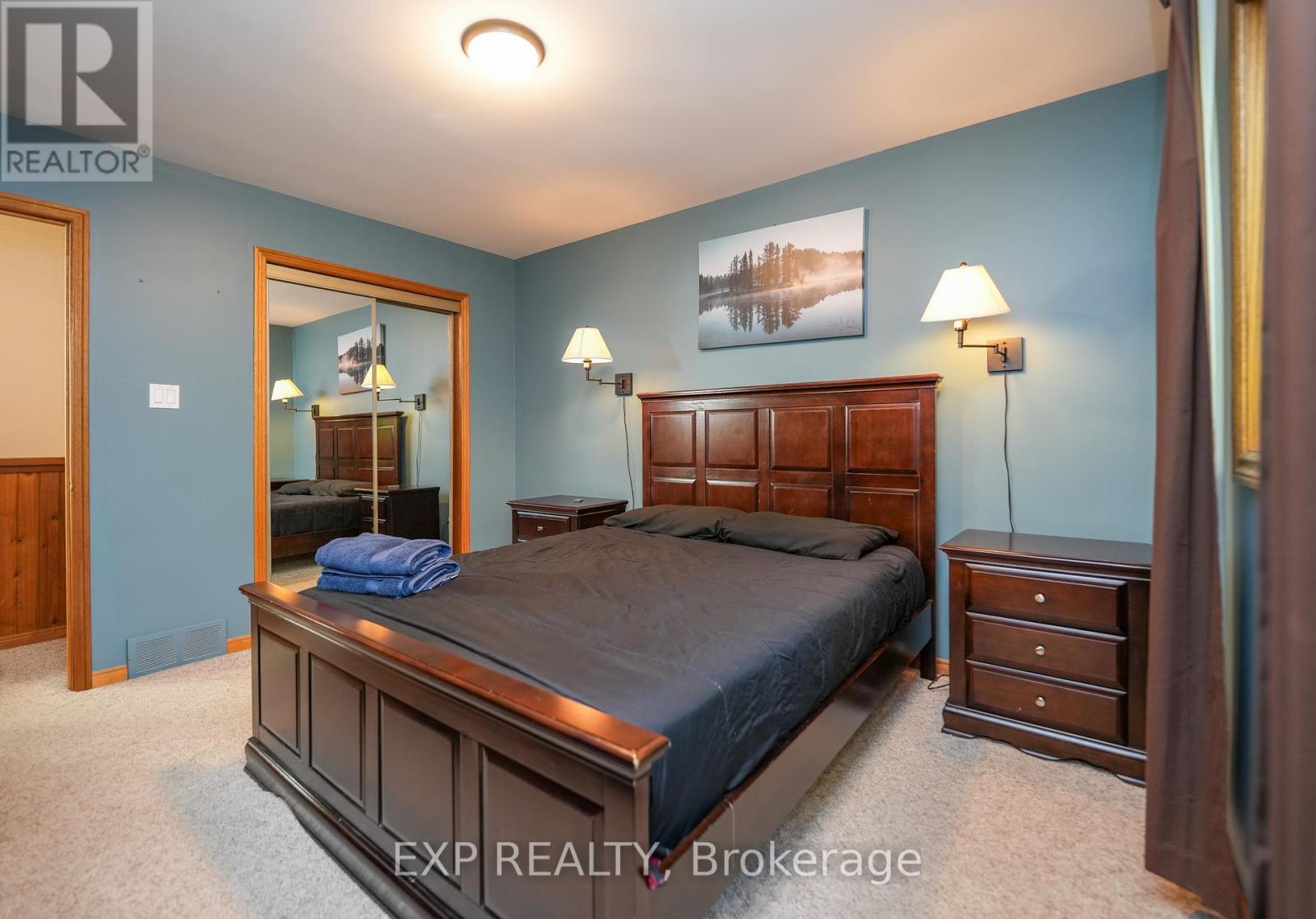 10207 Pinetree Drive, Lambton Shores, Ontario  N0M 1T0 - Photo 32 - X12043060