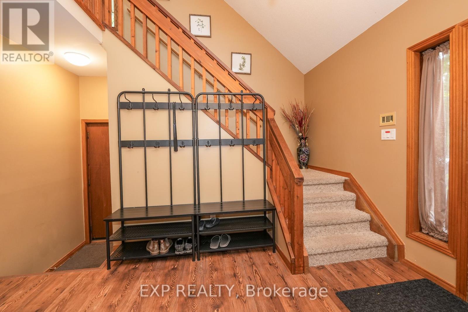 10207 Pinetree Drive, Lambton Shores, Ontario  N0M 1T0 - Photo 34 - X12043060