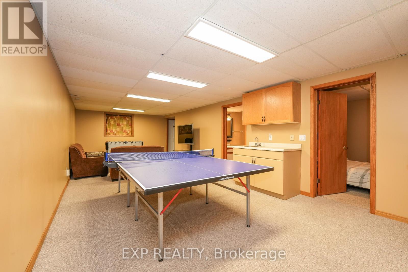 10207 Pinetree Drive, Lambton Shores, Ontario  N0M 1T0 - Photo 35 - X12043060