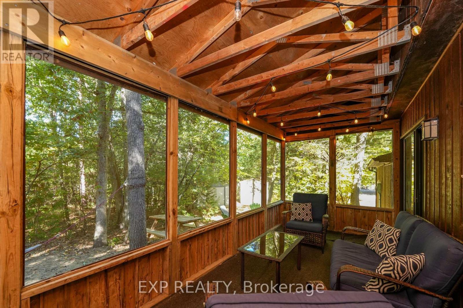10207 Pinetree Drive, Lambton Shores, Ontario  N0M 1T0 - Photo 7 - X12043060