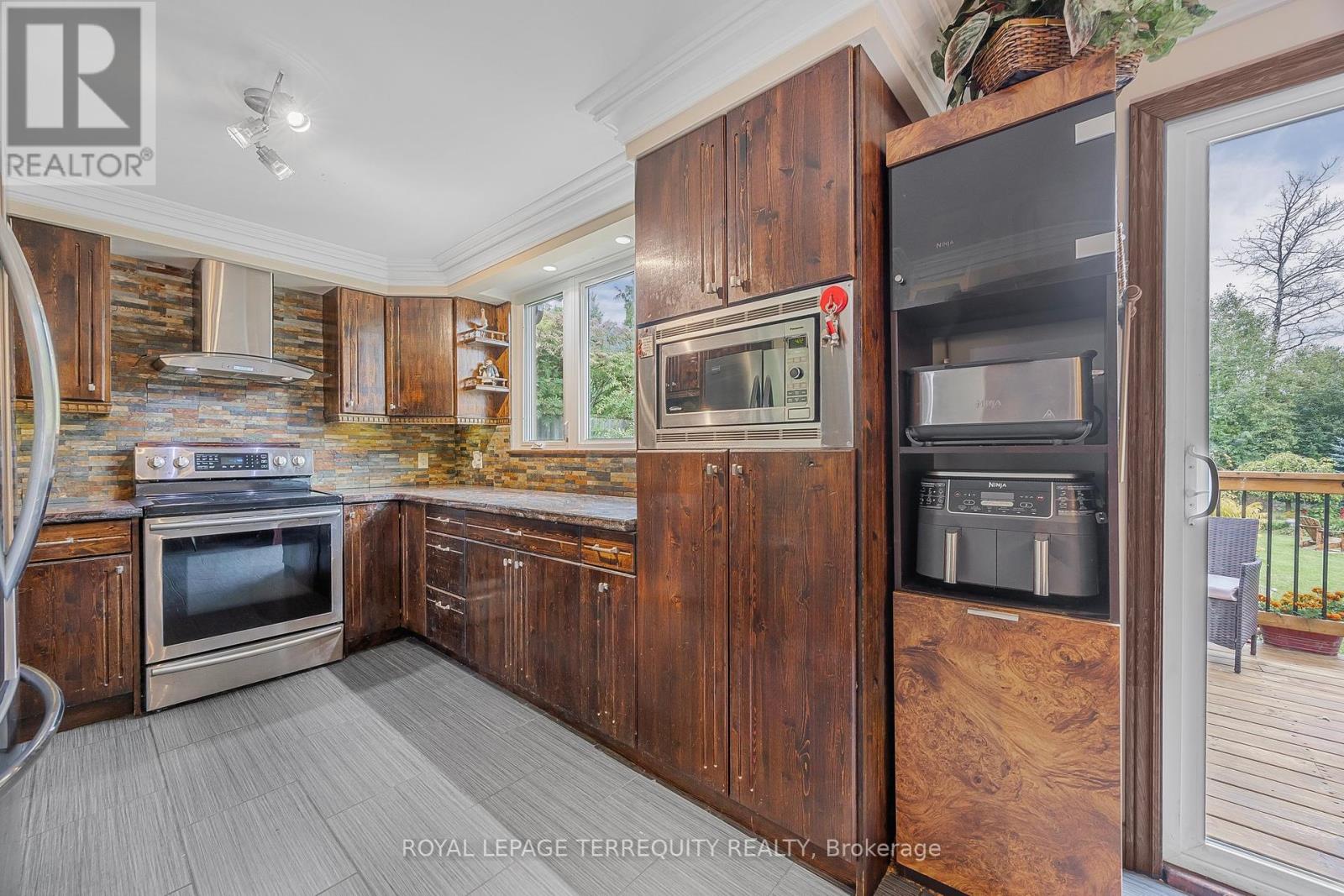 Property at 2211 MILDRED AVENUE image 5