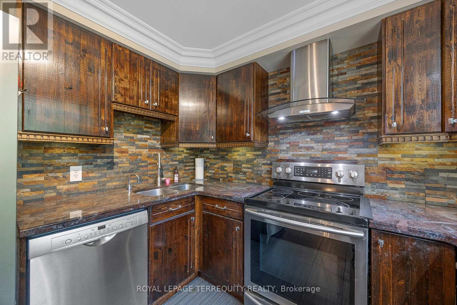 2211 Mildred Avenue, Innisfil, Ontario  L9S 2B9 - Photo 6 - N12040826