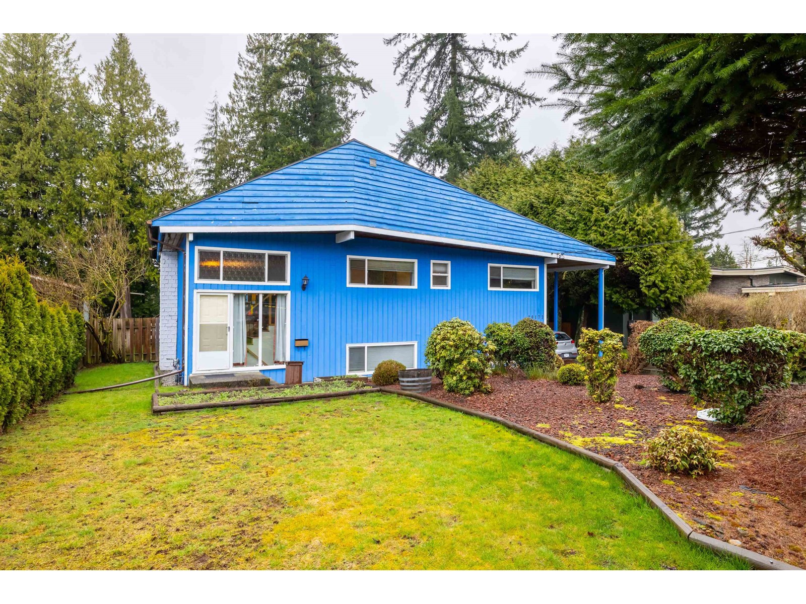 Property at 20173 48 AVENUE image 3