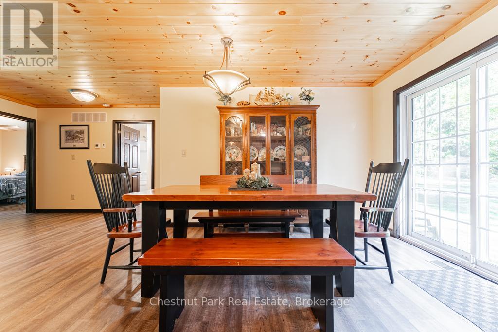 2253 Lone Pine Drive, Huntsville, Ontario  P0B 1L0 - Photo 13 - X12043072