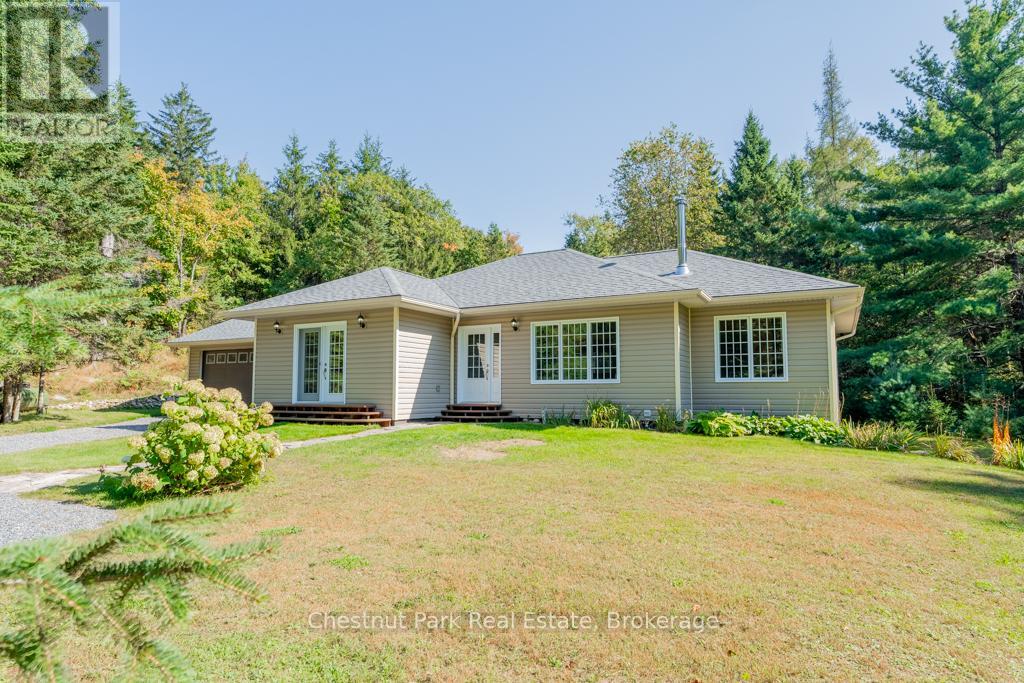 2253 Lone Pine Drive, Huntsville, Ontario  P0B 1L0 - Photo 24 - X12043072