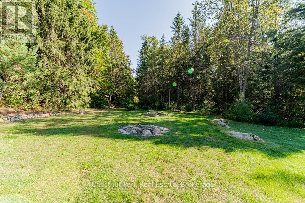 2253 Lone Pine Drive, Huntsville, Ontario  P0B 1L0 - Photo 31 - X12043072