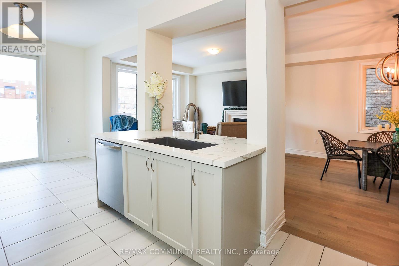 Unknown Address, ,     - Photo 16 - E12042936