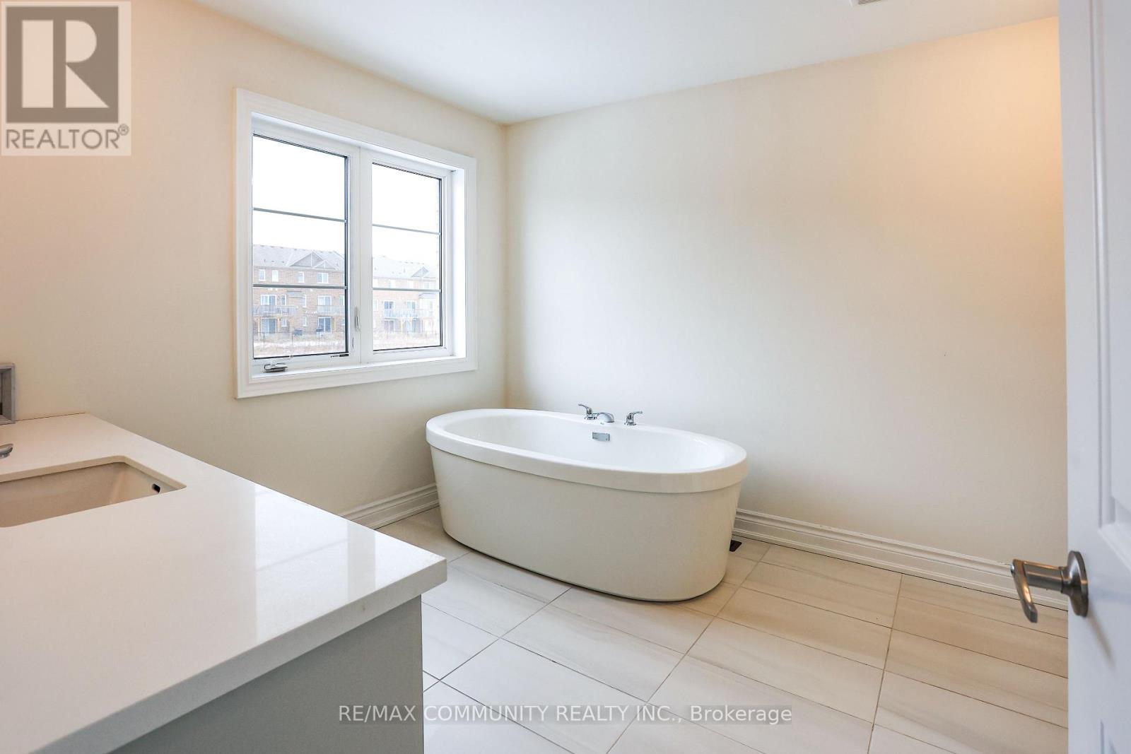 Unknown Address, ,     - Photo 24 - E12042936