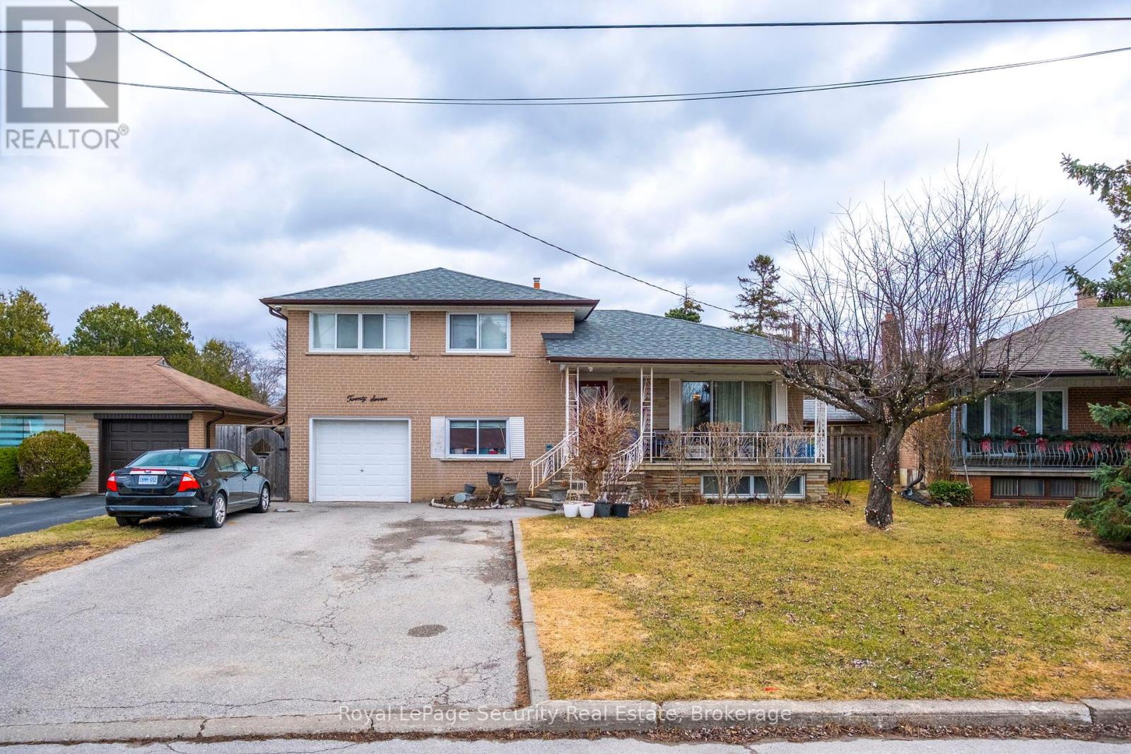 Property at 27 BELLEGLADE COURT N image 1