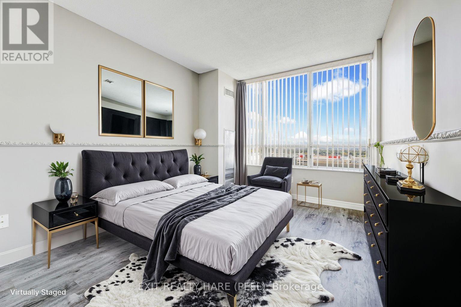Property at 1002 - 26 HANOVER ROAD image 3