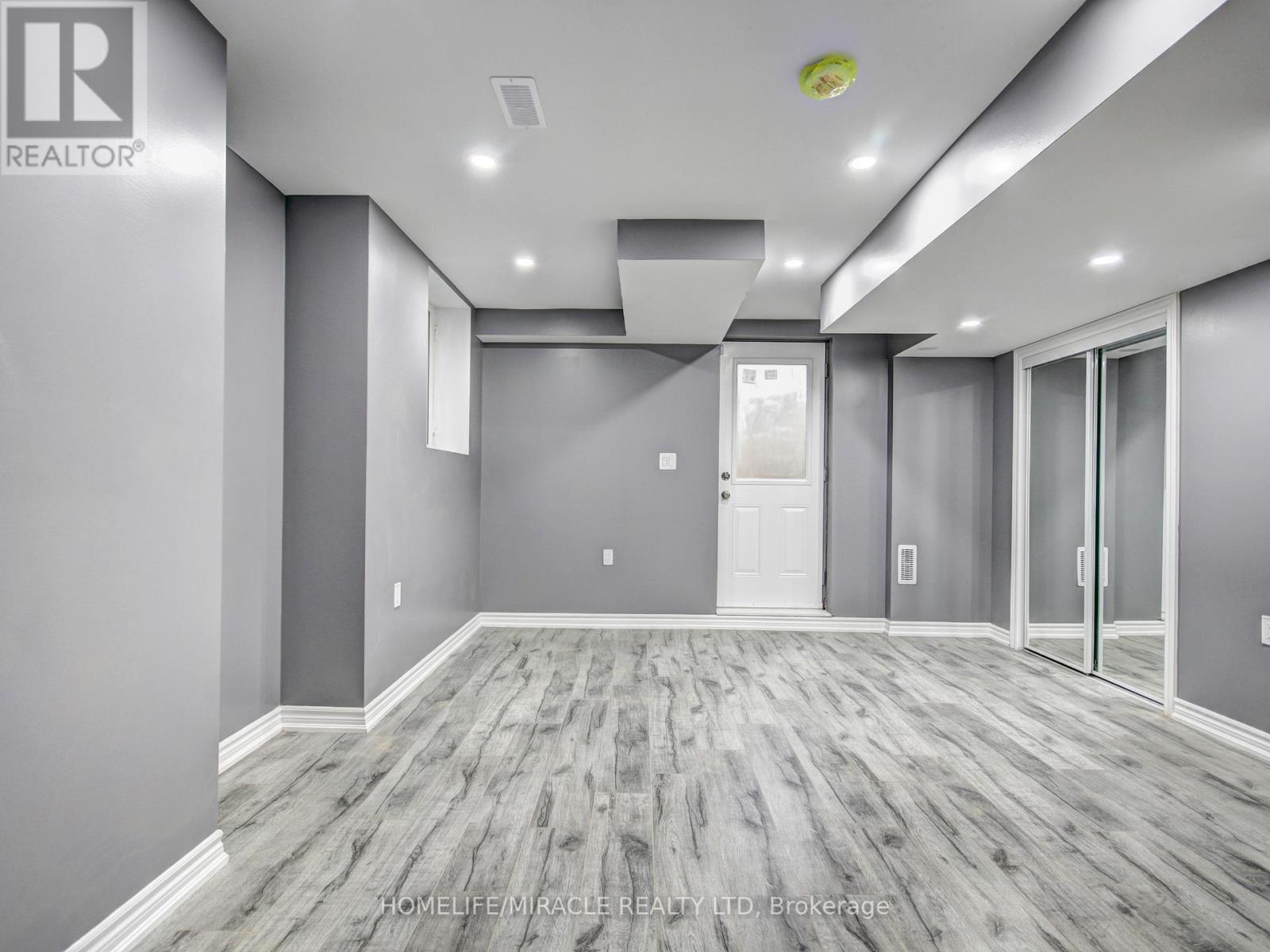 Bsmnt - 241 Etheridge Avenue, Milton, Ontario  L9E 1H7 - Photo 8 - W12043079