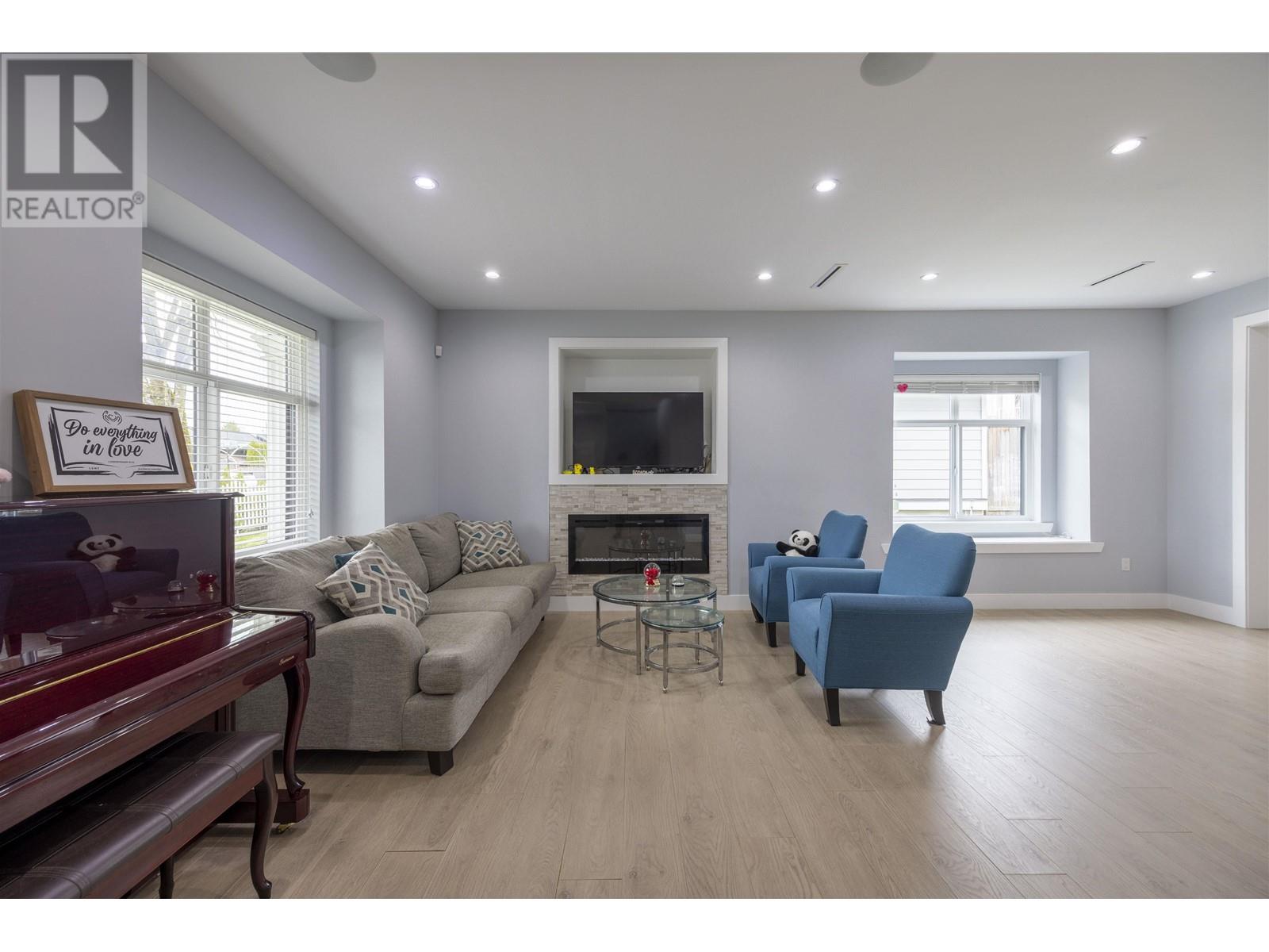 7588 13th Street, Burnaby, British Columbia  V3N 0H3 - Photo 3 - R2982177