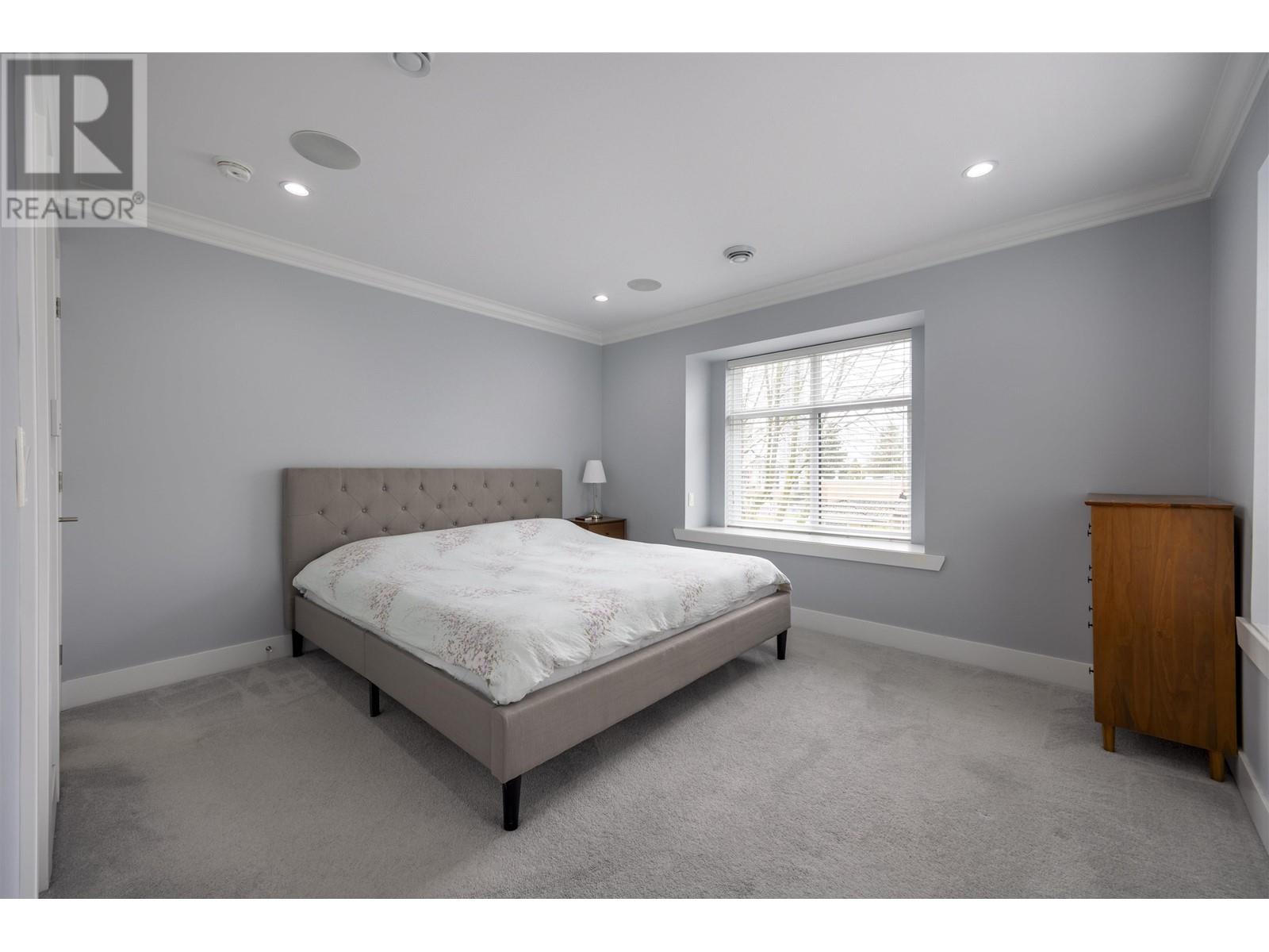 7588 13th Street, Burnaby, British Columbia  V3N 0H3 - Photo 10 - R2982177