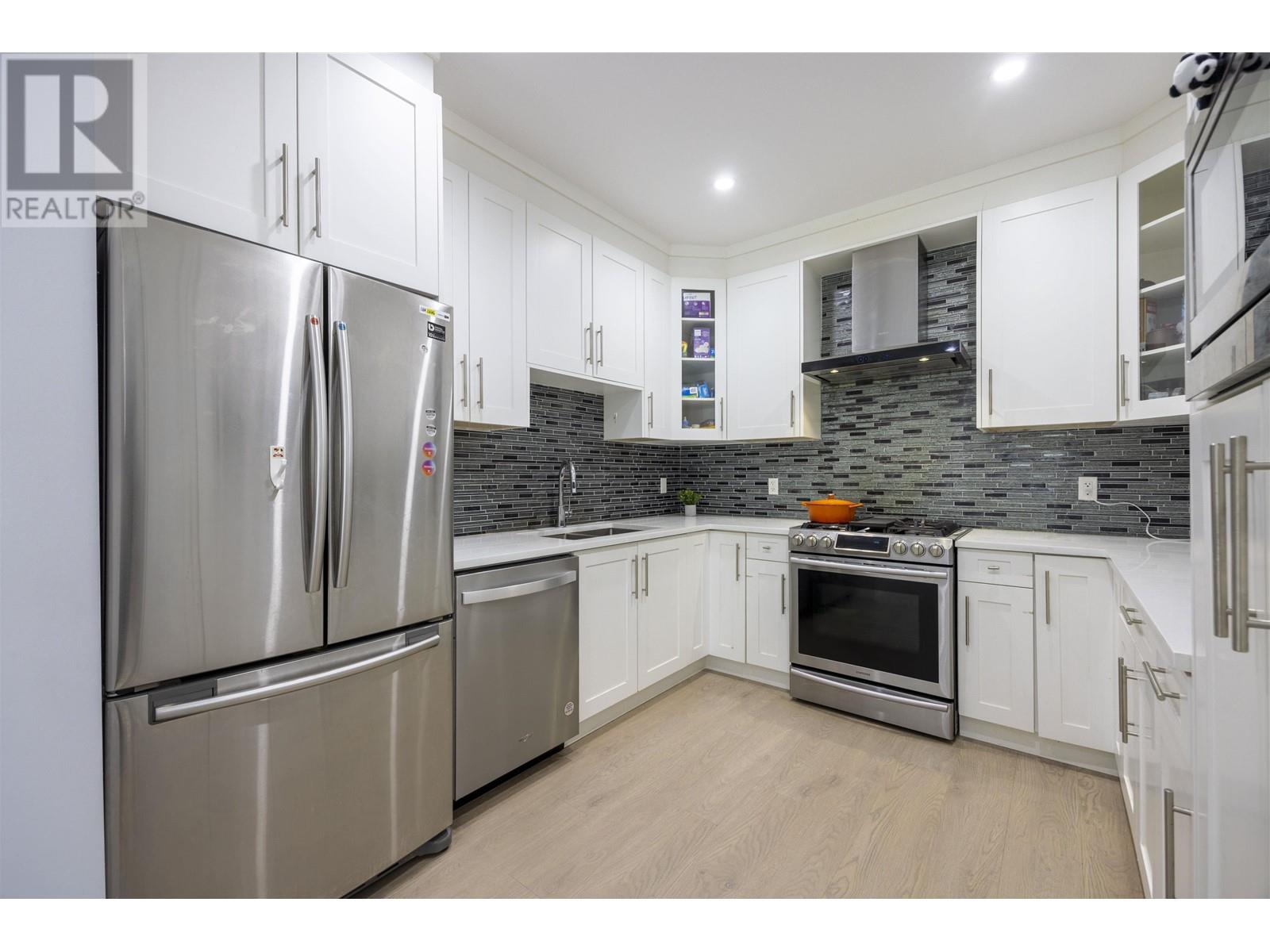 7588 13th Street, Burnaby, British Columbia  V3N 0H3 - Photo 6 - R2982177