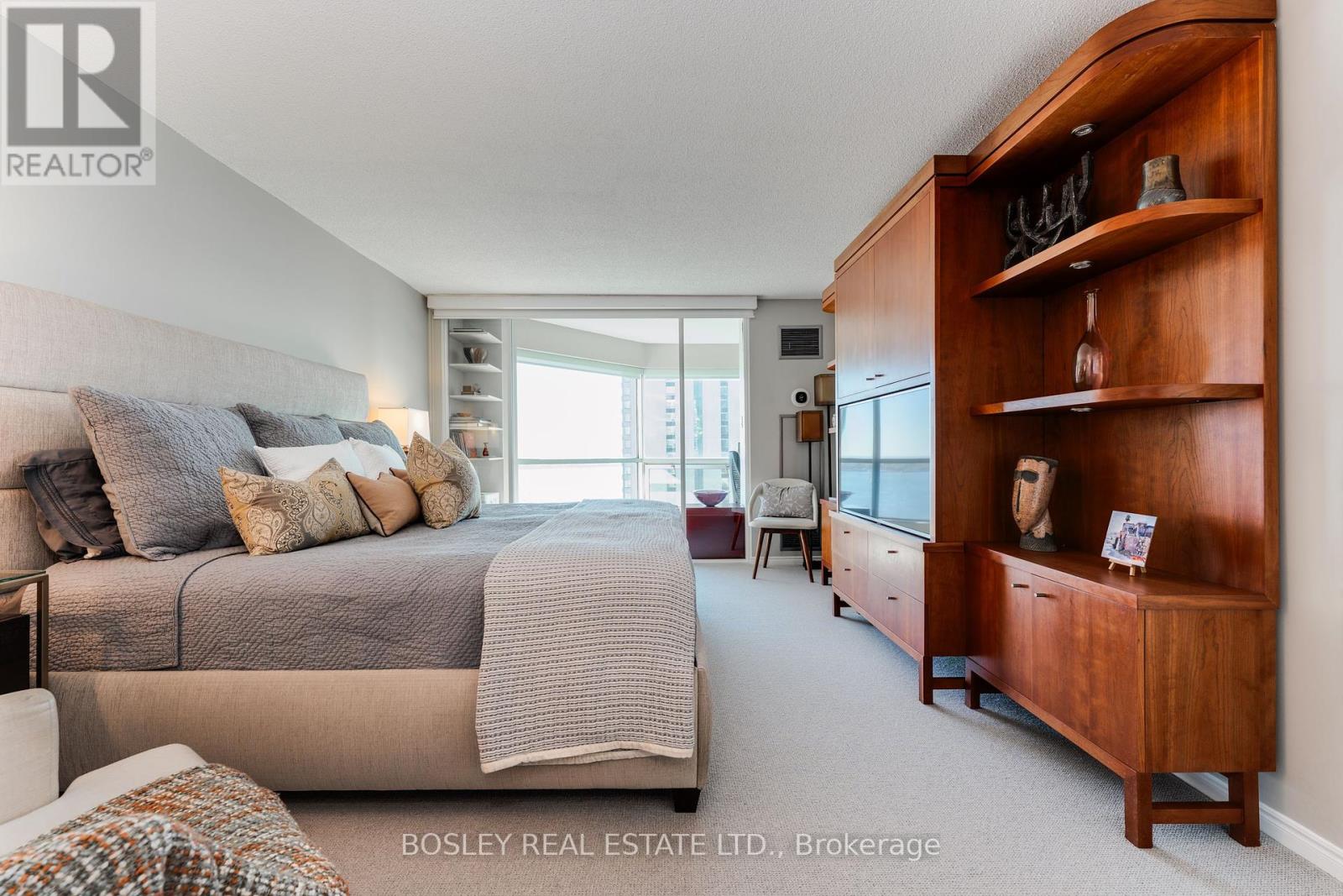 2006 - 10 Queens Quay W, Toronto, Ontario  M5J 2R9 - Photo 17 - C12038470