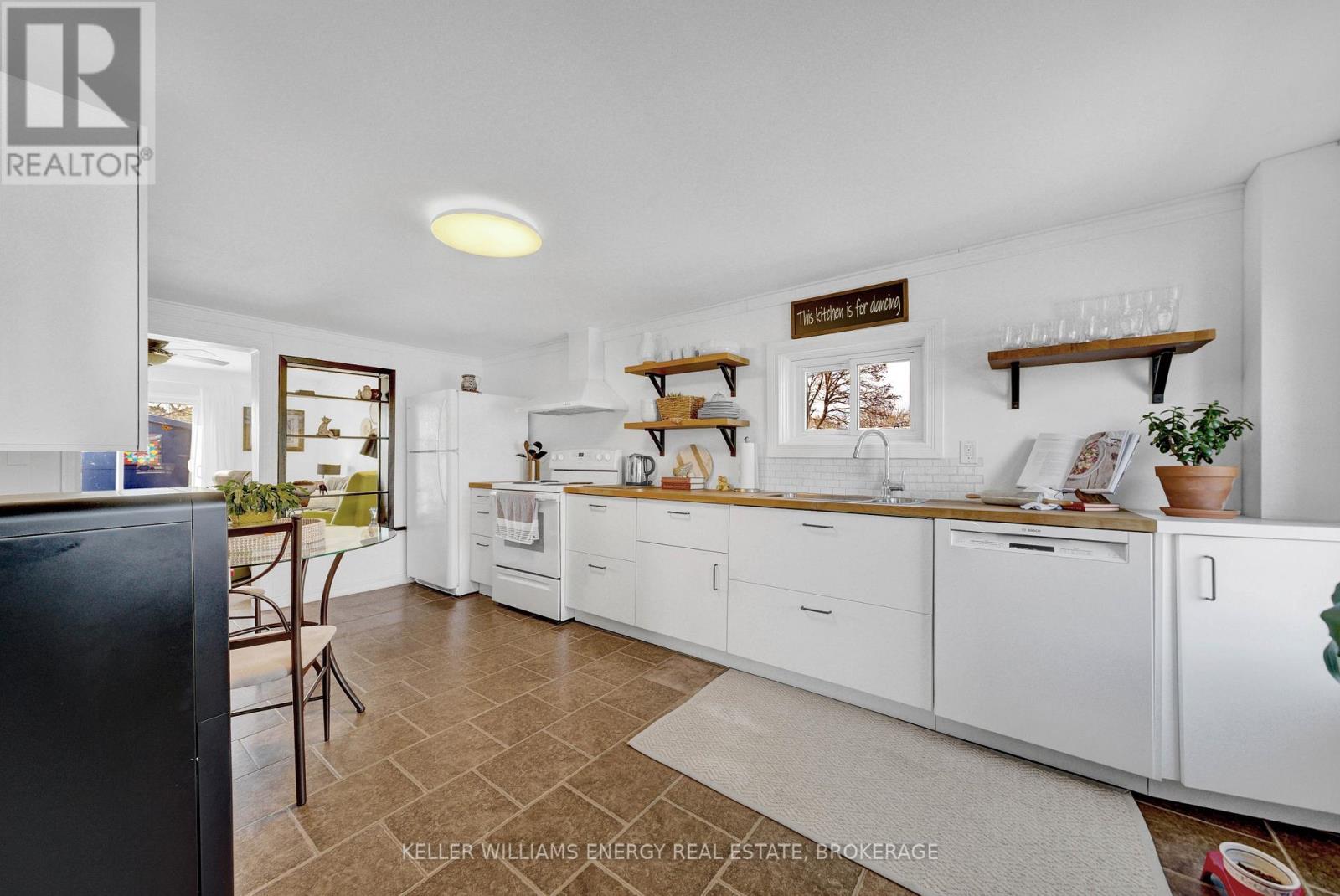 18617 Loyalist Parkway, Prince Edward County, Ontario  K0K 2J0 - Photo 13 - X12043101