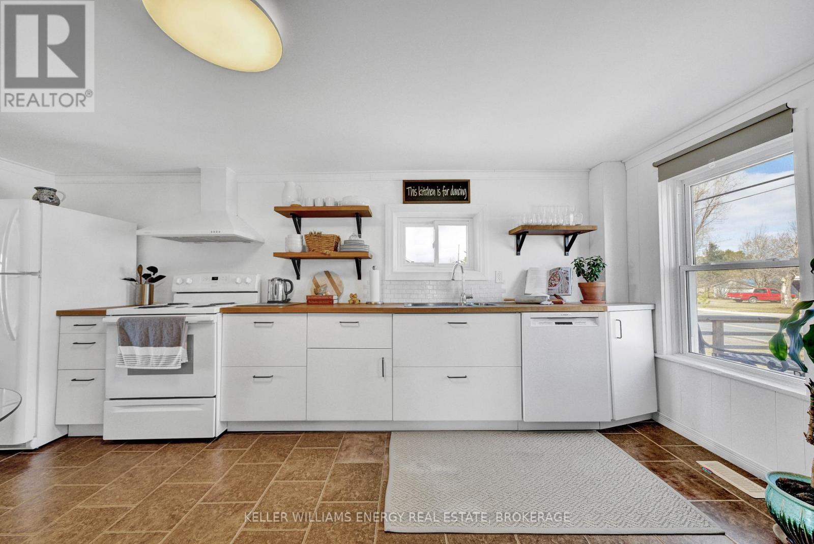 18617 Loyalist Parkway, Prince Edward County, Ontario  K0K 2J0 - Photo 4 - X12043101