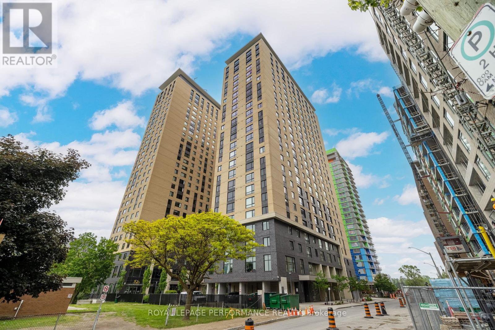 Property at 2307 - 105 CHAMPAGNE AVENUE S image 1