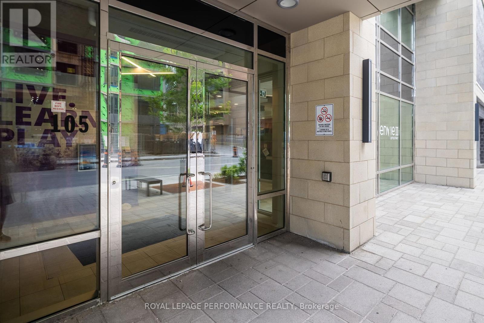 Property at 2307 - 105 CHAMPAGNE AVENUE S image 2