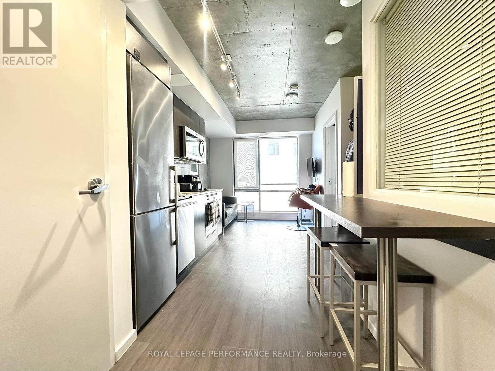 Property at 2307 - 105 CHAMPAGNE AVENUE S image 3