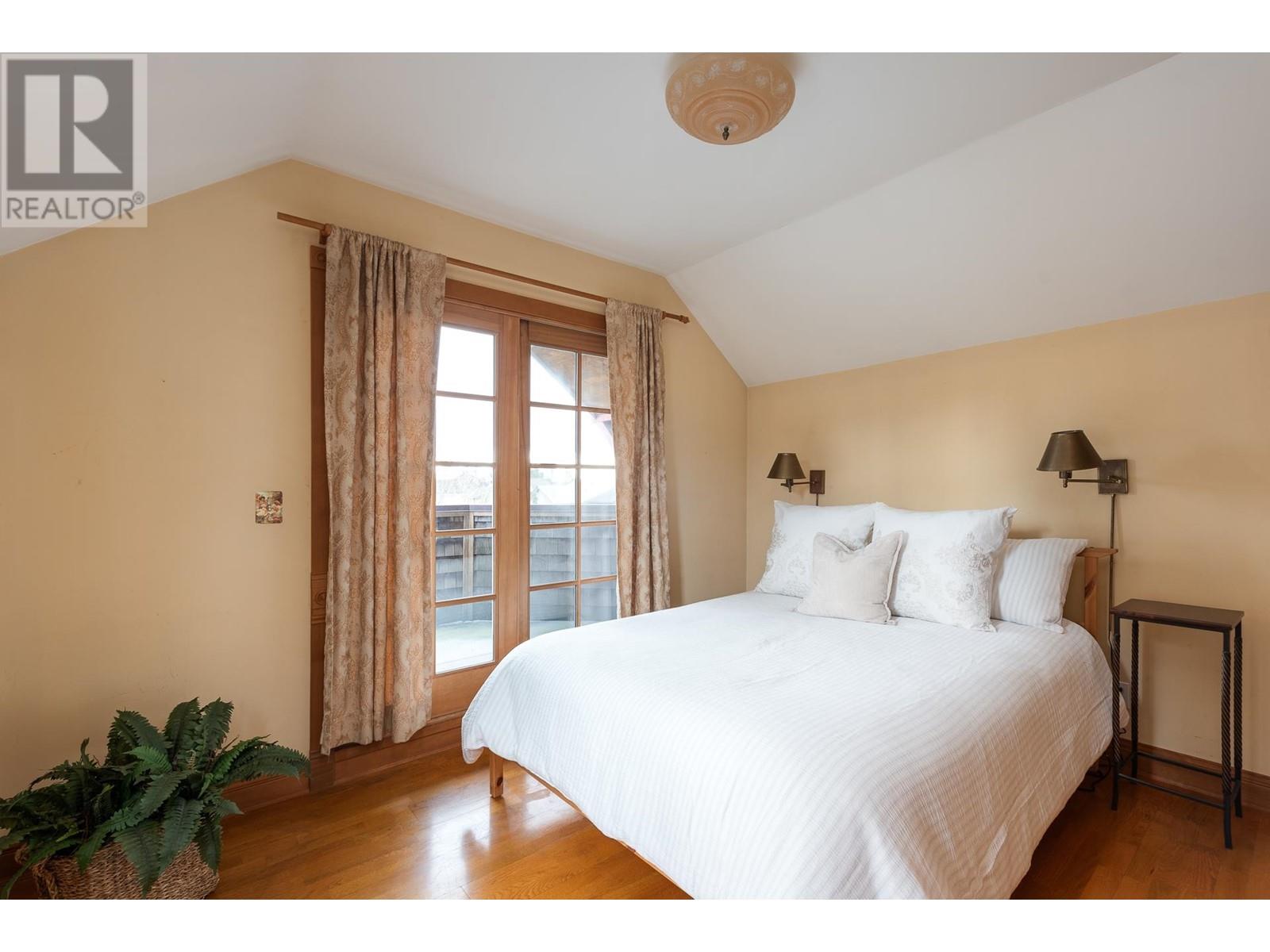 228 Fourth Avenue, New Westminster, British Columbia  V3L 1N7 - Photo 17 - R2982297