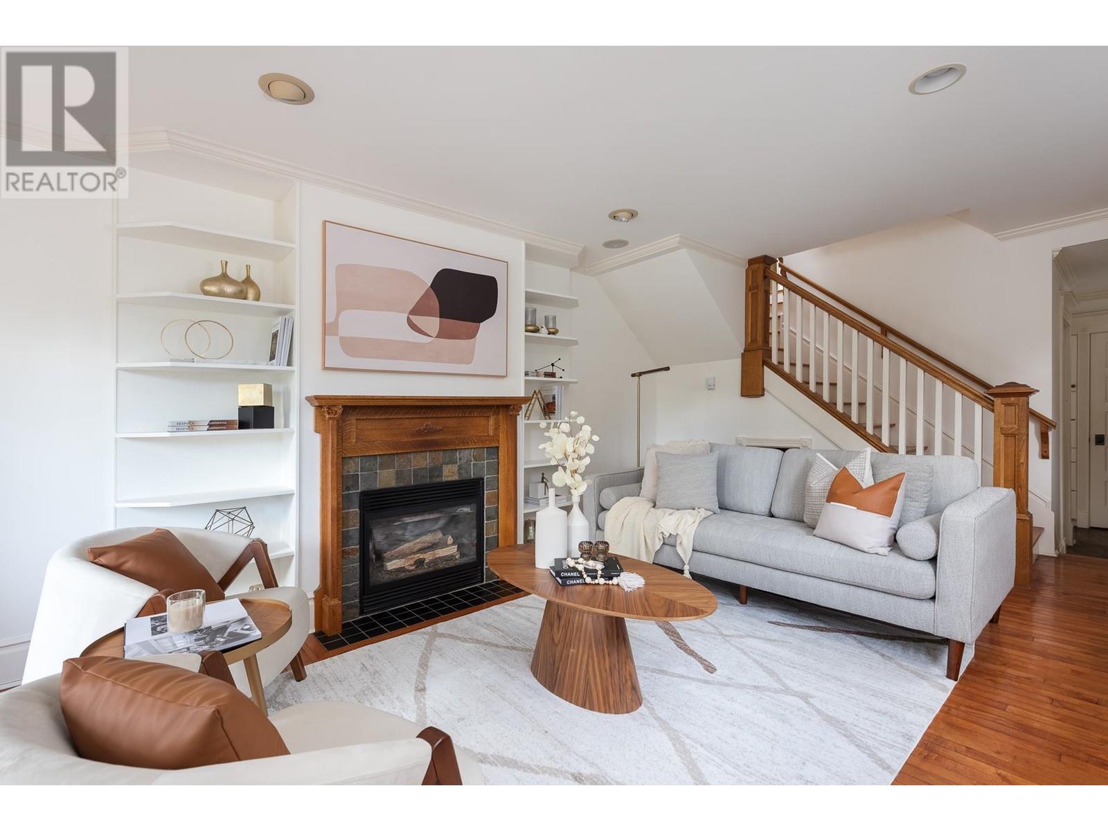 228 Fourth Avenue, New Westminster, British Columbia  V3L 1N7 - Photo 4 - R2982297