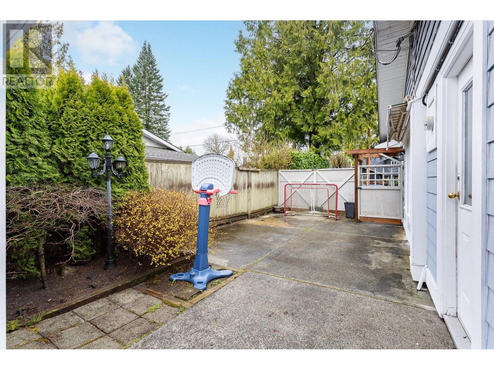 19588 117b Avenue, Pitt Meadows, British Columbia  V3Y 1G8 - Photo 19 - R2982313