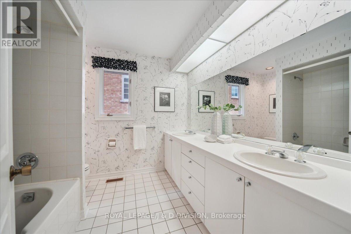2 Ivor Road, Toronto, Ontario  M4N 2H4 - Photo 23 - C12043128