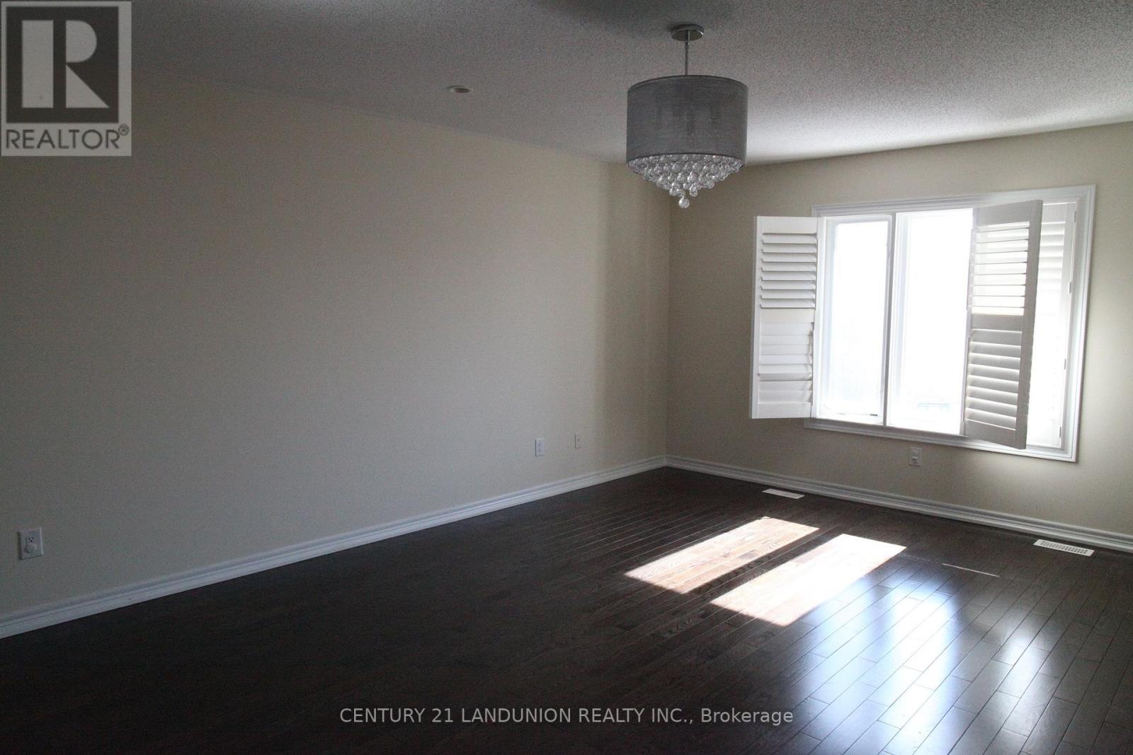11 Herbert Wales Crescent, Markham, Ontario  L6C 0G1 - Photo 10 - N12043098