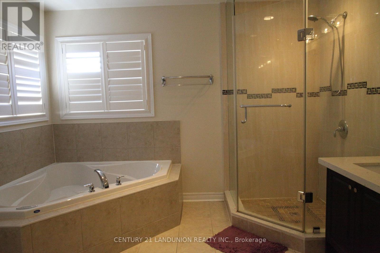11 Herbert Wales Crescent, Markham, Ontario  L6C 0G1 - Photo 8 - N12043098