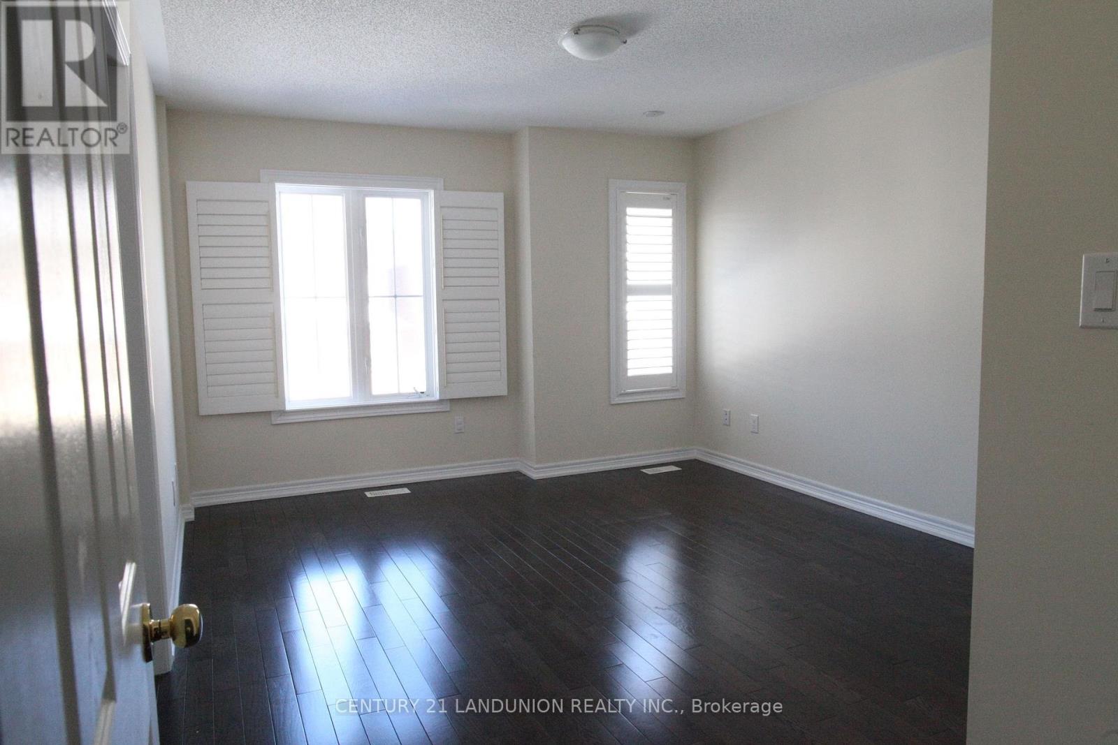 11 Herbert Wales Crescent, Markham, Ontario  L6C 0G1 - Photo 9 - N12043098