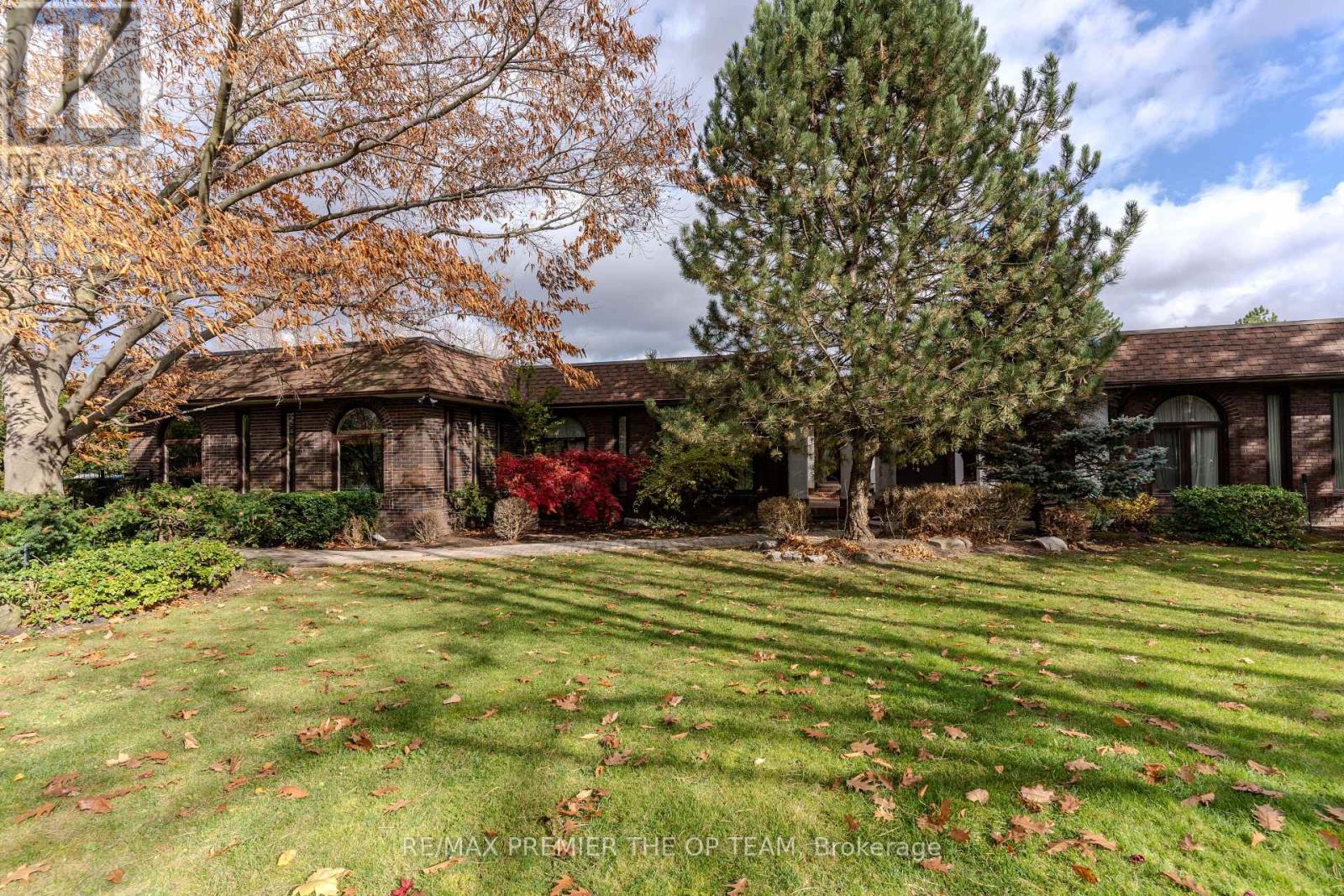 Property at 261 SYLVADENE PARKWAY image 1