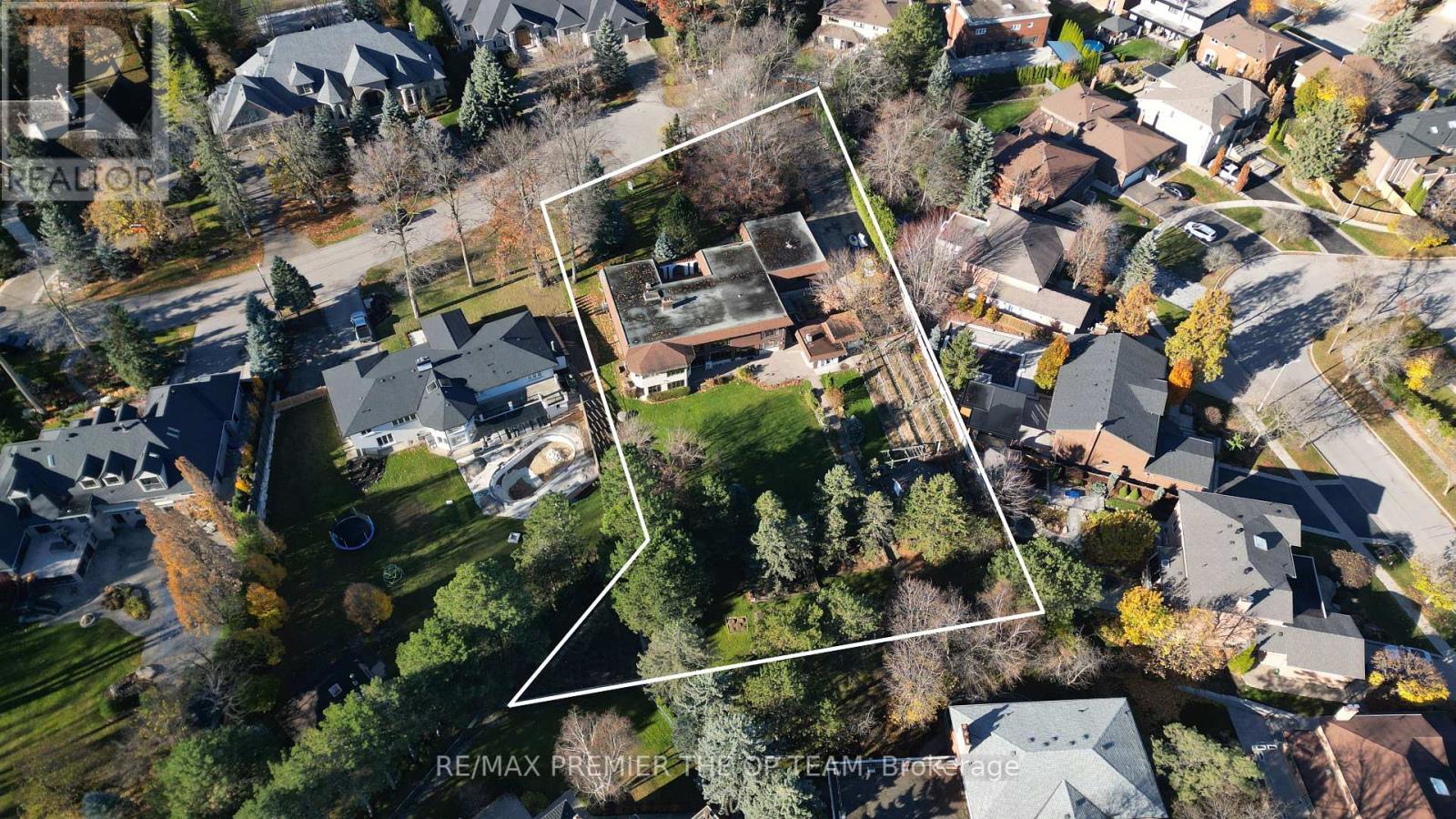 Property at 261 SYLVADENE PARKWAY image 2