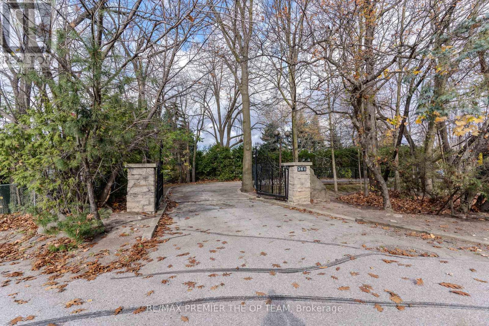 Property at 261 SYLVADENE PARKWAY image 4