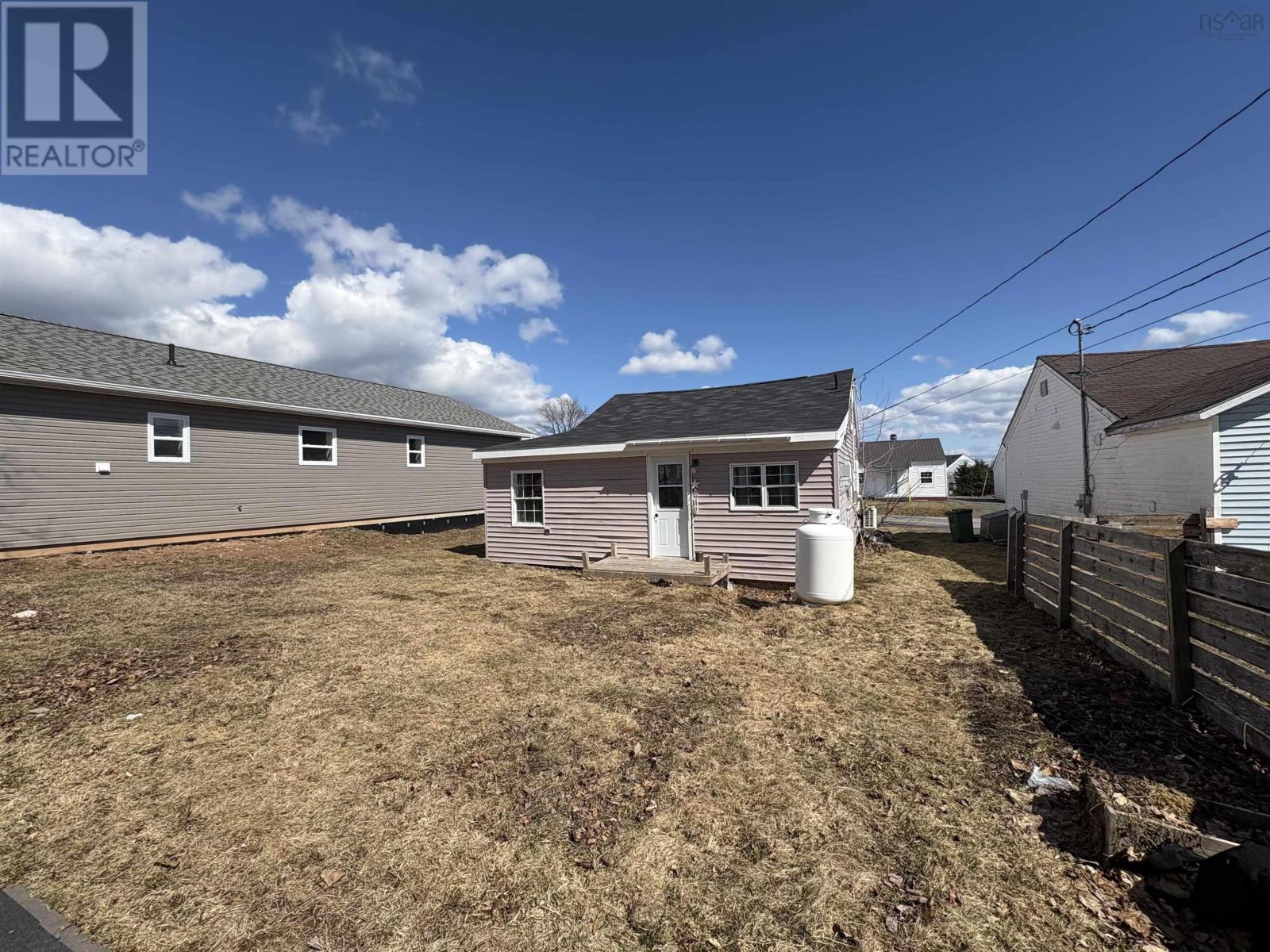 103 Cedar Street, Pictou, Nova Scotia  B0K 1H0 - Photo 3 - 202505891