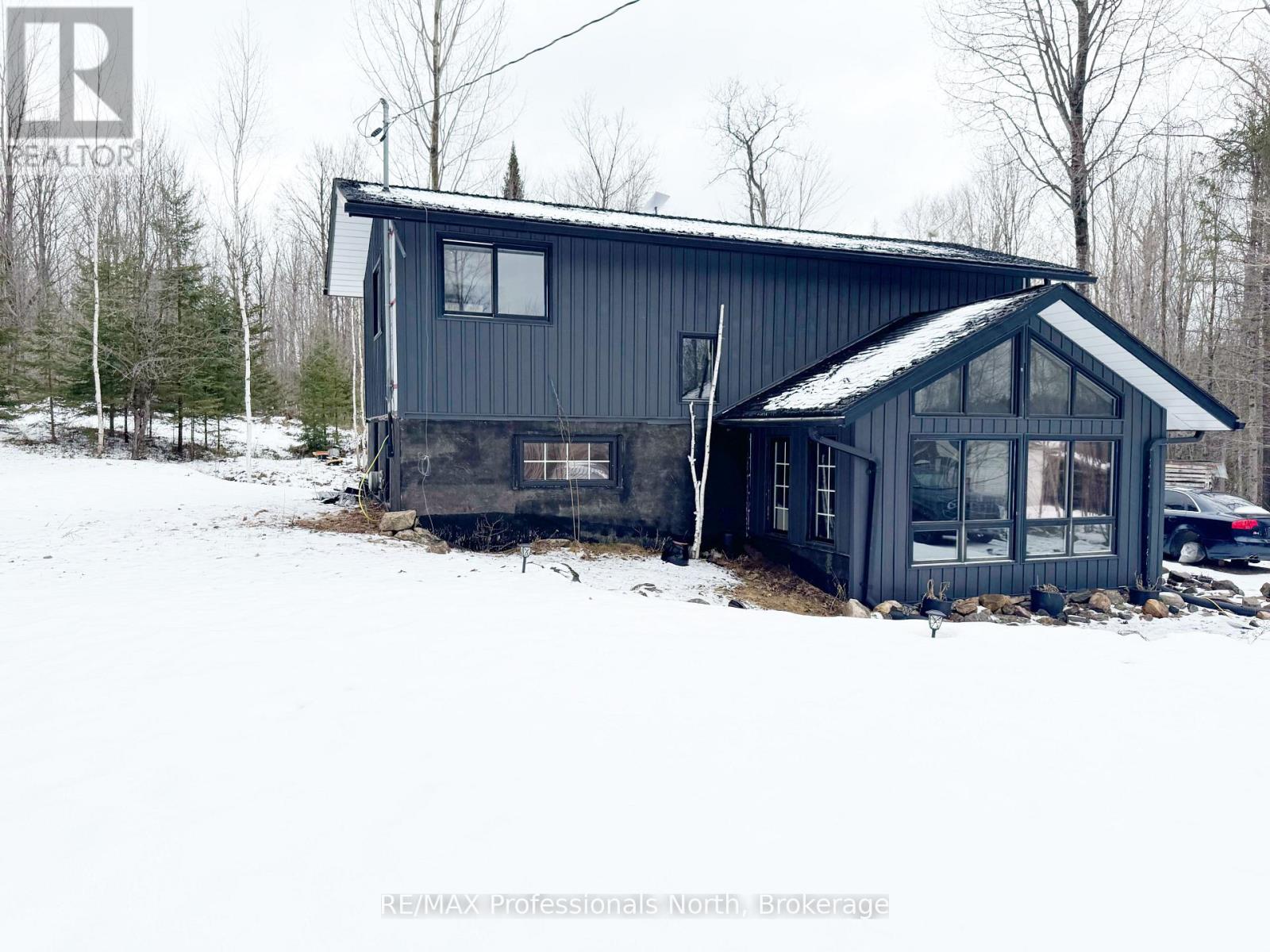1197 Swinson Road, Minden Hills, Ontario  K0M 2K0 - Photo 2 - X12043183