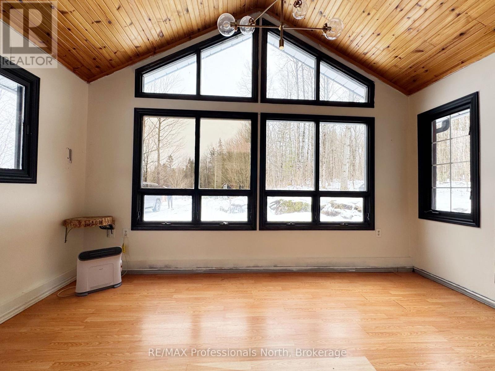 1197 Swinson Road, Minden Hills, Ontario  K0M 2K0 - Photo 5 - X12043183